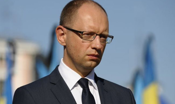 Аваков обратился в Интерпол с просьбой отклонить иск РФ о розыске Яценюка