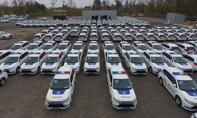 В Украину поступила первая партия автомобилей Mitsubishi для Нацполиции, - Аваков