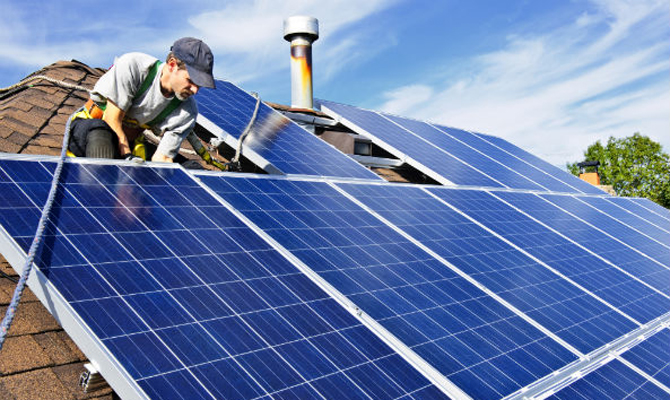 Украинцы установили больше 200 солнечных станций с начала 2017 года