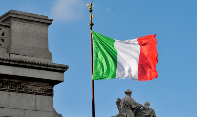 Италия возобновила контроль на границах