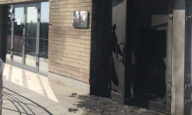 В Днепре сожгли офис «Оппозиционного блока»