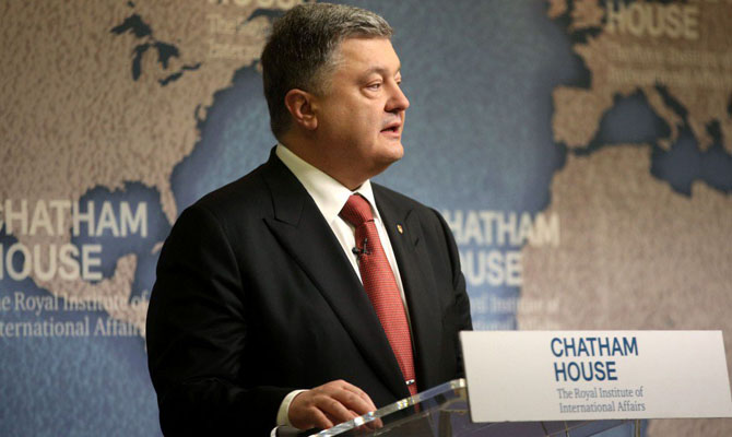 Порошенко сообщил о согласии Макрона остаться в «Нормандской четверки»