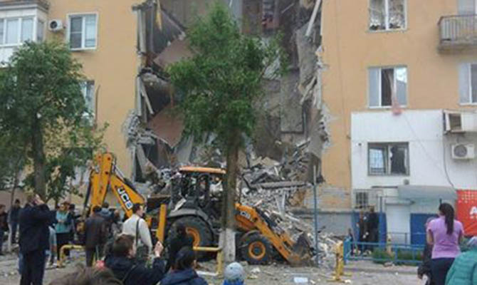 В Волгограде из-за взрыва газа рухнула часть жилого дома