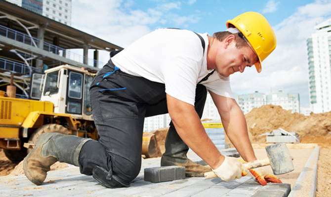 За границей официально работает только 1% украинцев, – Госслужба занятости