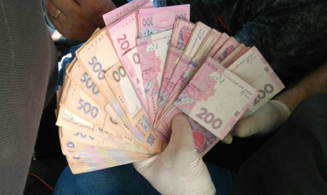 На Киевщине СБУ задержала на взятке двух полицейских