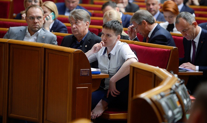 Савченко попросила Порошенко ветировать отмену «закона Савченко»