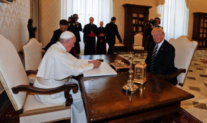 Папа Римский призвал Трампа стать миротворцем