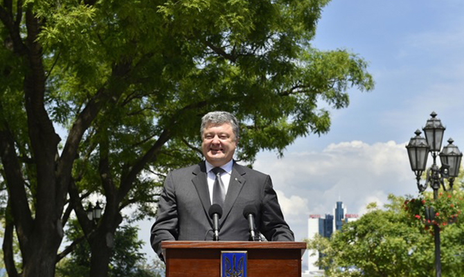 Порошенко подписал указ о праве украинцев на безвиз