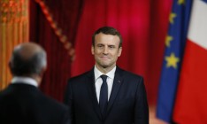 Макрон заявил о намерении вести «требовательный диалог» с РФ по Украине