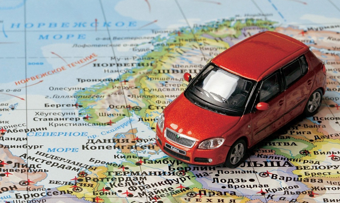 Порошенко поручил Кабмину решить вопрос ввоза автомобилей на иностранных номерах