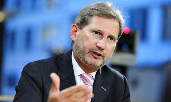 Еврокомиссар назвал условия отмены санкций против РФ