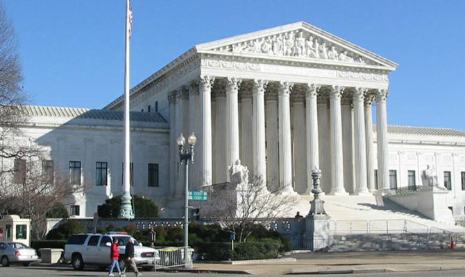 Судьбу миграционного указа Трампа решит Верховный суд США