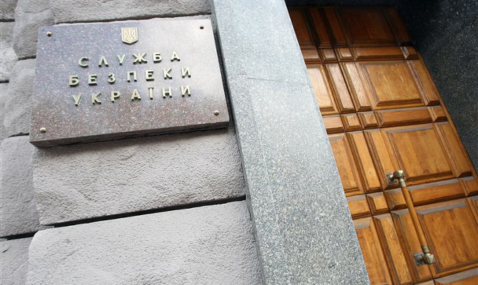 СБУ задержала на взятках начальника отдела Черновицкого горсовета и полтавского бизнесмена