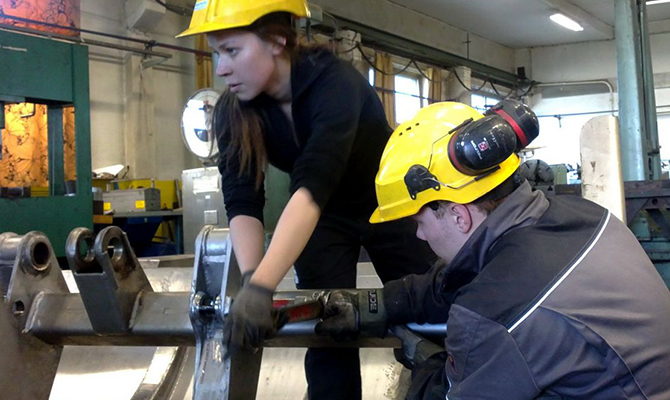 Минздрав предлагает отменить запрет на труд женщин в некоторых видах работы