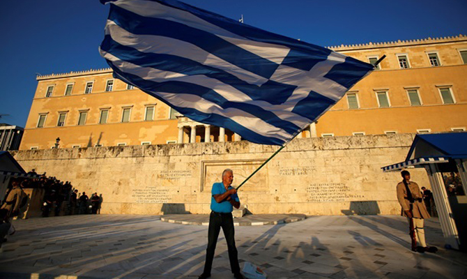Moody’s впервые за два года поднял рейтинг Греции