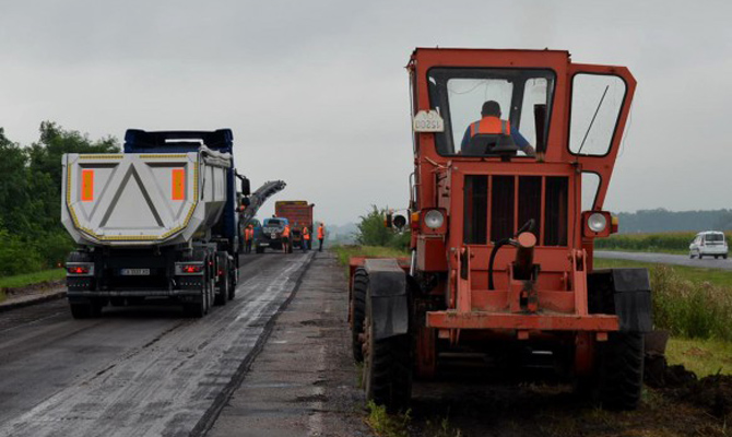 Белорусы впервые будут ремонтировать дороги в Украине