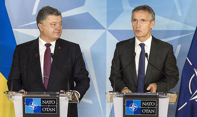 Столтенберг сообщил о намерении НАТО предоставить Украине оборудования спутниковой связи