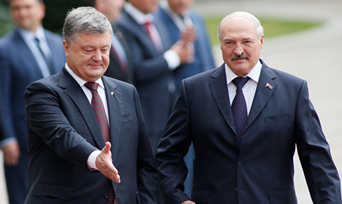 Лукашенко предложил Украине отправлять совместные гумконвои на Донбасс