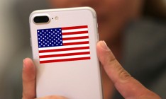 Apple обязалась построить три больших завода в США