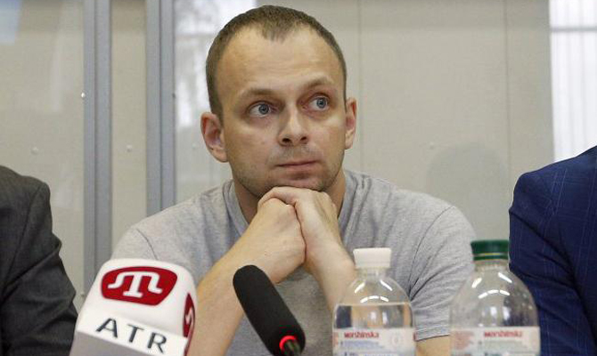 Экс-прокурору Сусу надели электронный браслет