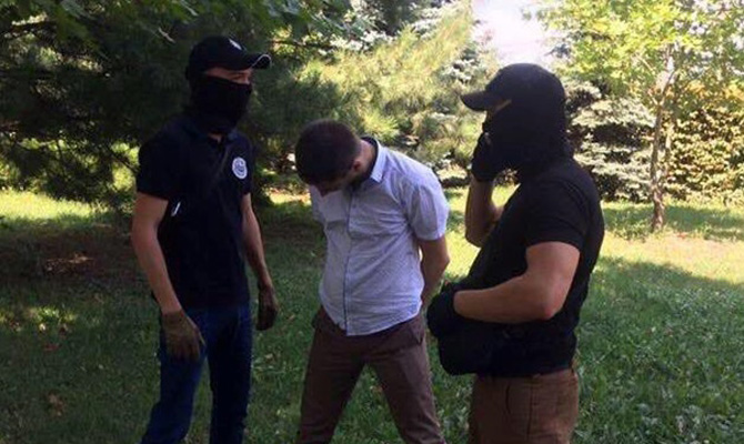 СБУ задержала прокурора на взятке в пять тысяч долларов