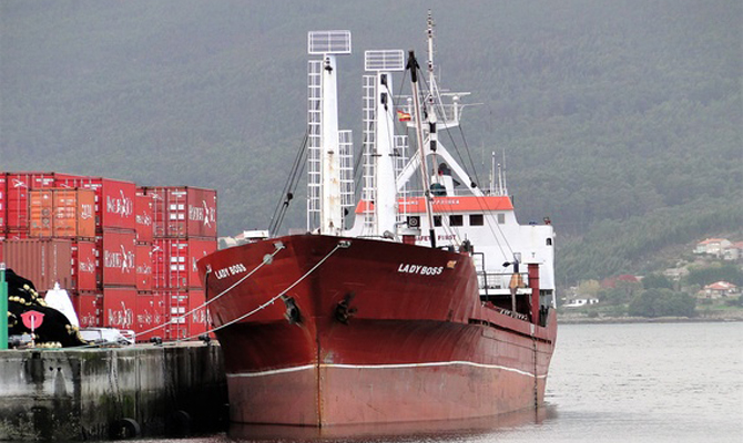 МИД назвало причину задержания судна с украинцами в Испании