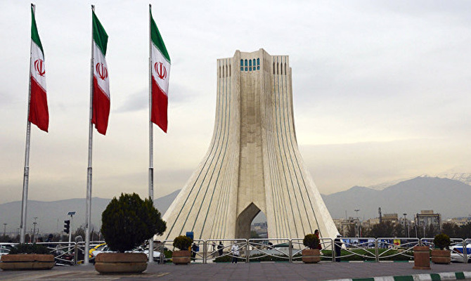 Иран угрожает выйти из ядерного соглашения из-за санкций США