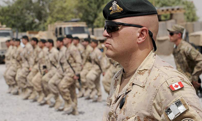 Канада отзывает военных из Польши