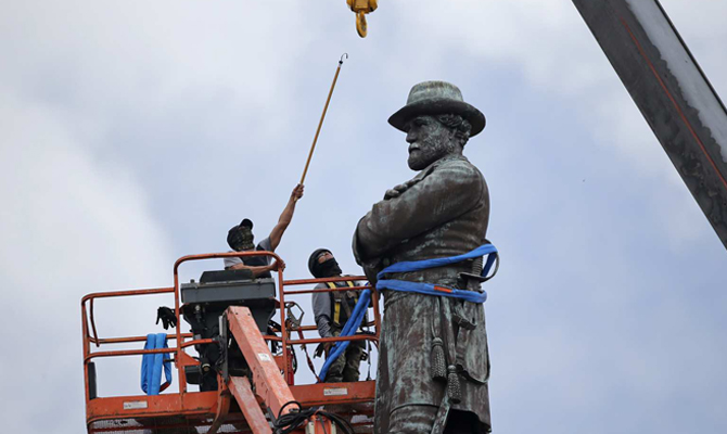 Трамп выступил против сноса памятников рабовладельцам