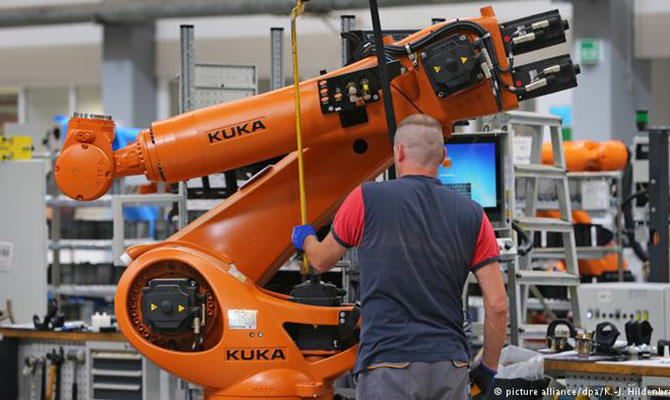 Каждый третий в ФРГ устраивается на работу через «связи»