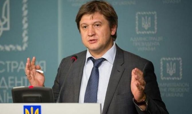 Луценко намерен требовать у Гройсмана отставки министра финансов Данилюка