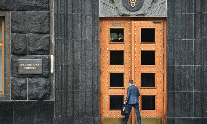 Кабмин разрешил реформаторам покупать автомобили и технику без ограничений по стоимости