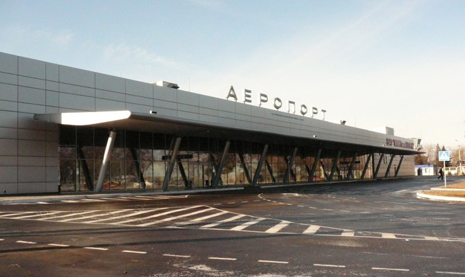 Власти Мариуполя могут возобновить работу местного аэропорта
