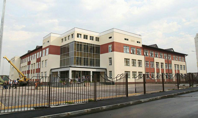 Порошенко открыл на Харьковщине новую школу за 74 млн грн