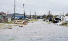 Трамп запросил у Конгресса почти 8 млрд долл. на восстановление после урагана «Харви»