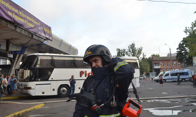 Пожар в Одессе: из Центрального автовокзала эвакуировали почти сотню человек