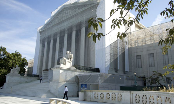 Верховный суд США снял ограничения с миграционного указа Трампа