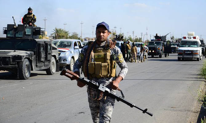 На юге Ирака произошло нападение террористов-смертников, погибли 50 человек