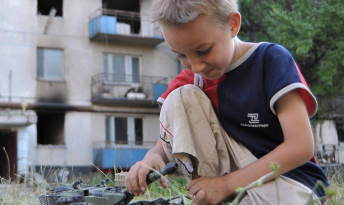 Порошенко подписал закон о соцзащите детей в зоне АТО