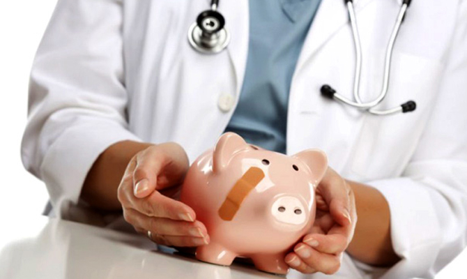 Минздрав озвучил сумму долга перед медиками