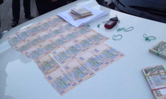 Гендиректор госпредприятия и два его заместителя уличены во взяточничестве