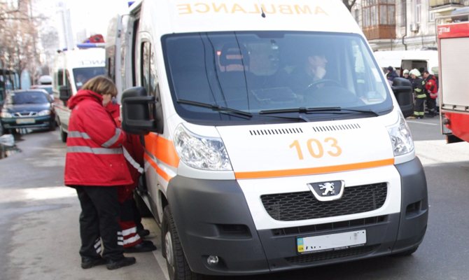 Рада рекомендует установить надбавку медработникам за престижность труда