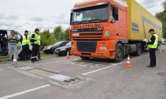 В Украине посчитали убытки от перегруженных фур