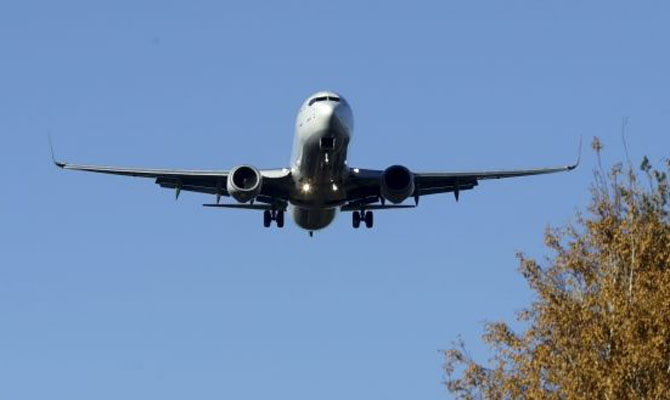 США закроют небо для военных полетов РФ