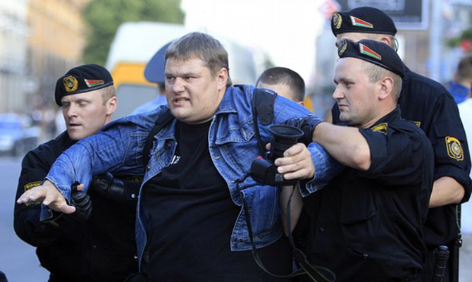 В Беларуси с 1 октября будут уведомлять МВД о всех иностранцах