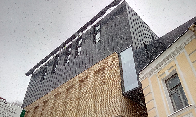 Чиновники приняли в эксплуатацию скандальное здание Театра на Подоле