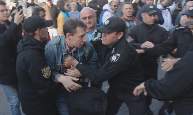 Саакашвили в Одессе: малочисленный митинг и избиение инвалида