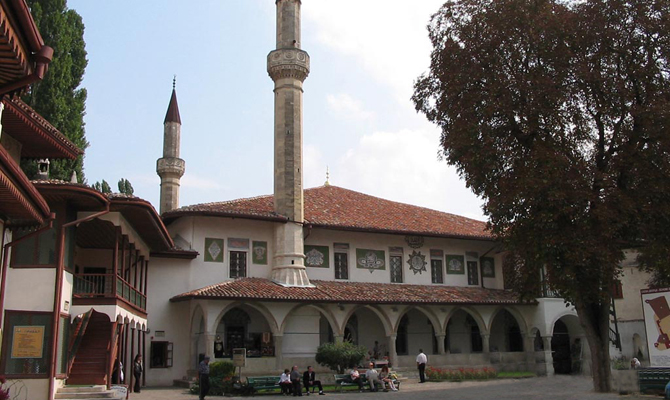 В Бахчисарае проводят обыски у крымских татар