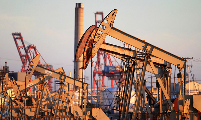 Цена нефти Brent превысила 56 долларов за баррель