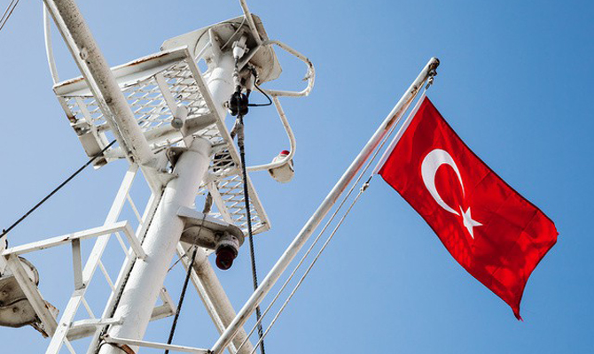 Морским перевозчикам Турции запретили принимать суда из Крыма